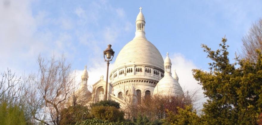 The Sacred Heart bascilica at five minutes from Montmartre Residence