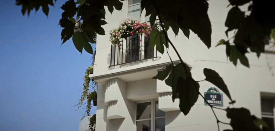 L’histoire derrière le nom du quartier des Abbesses